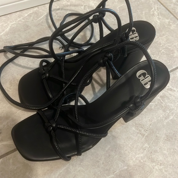 NWT Leather Gianni Bini Heels - Picture 1 of 6